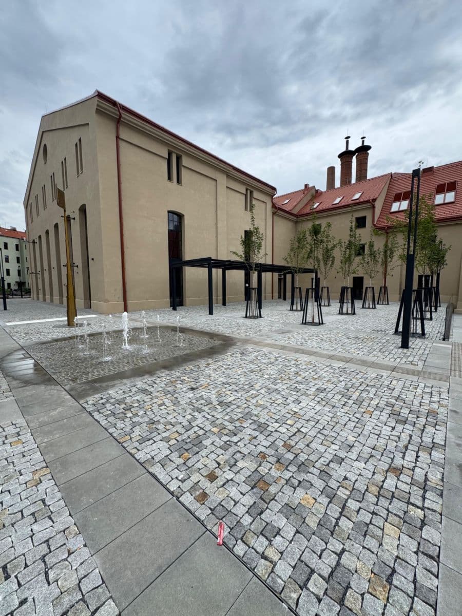 2 bedroom with open-plan kitchen flat to rent, 83 m², Mnatova, Prague, Prague 2 bedroom with open-plan kitchen flat to rent, 83 m², Mnatova, Prague, Prague