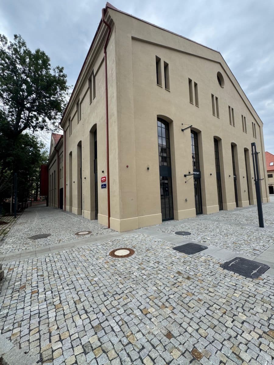 2 bedroom with open-plan kitchen flat to rent, 83 m², Mnatova, Prague, Prague 2 bedroom with open-plan kitchen flat to rent, 83 m², Mnatova, Prague, Prague