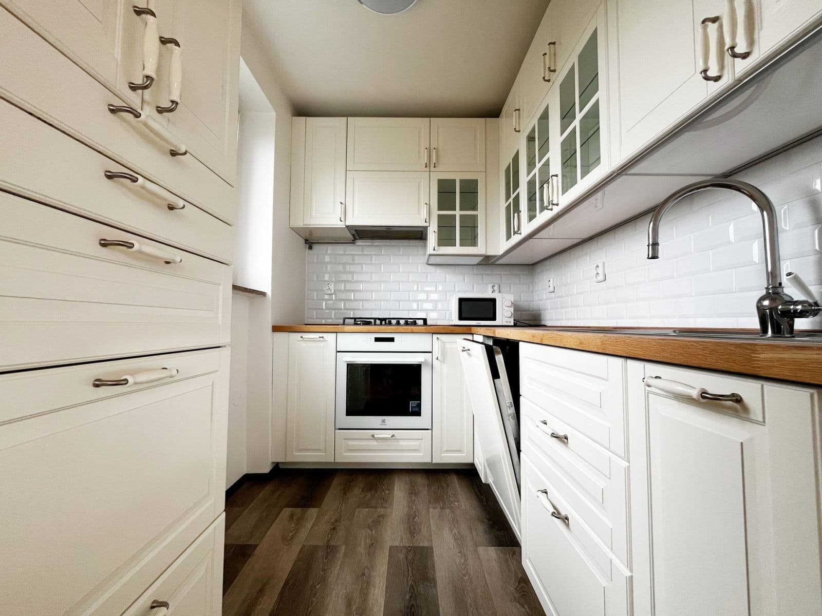 3 bedroom flat to rent, 54 m², Měchenická, Prague, Prague 3 bedroom flat to rent, 54 m², Měchenická, Prague, Prague