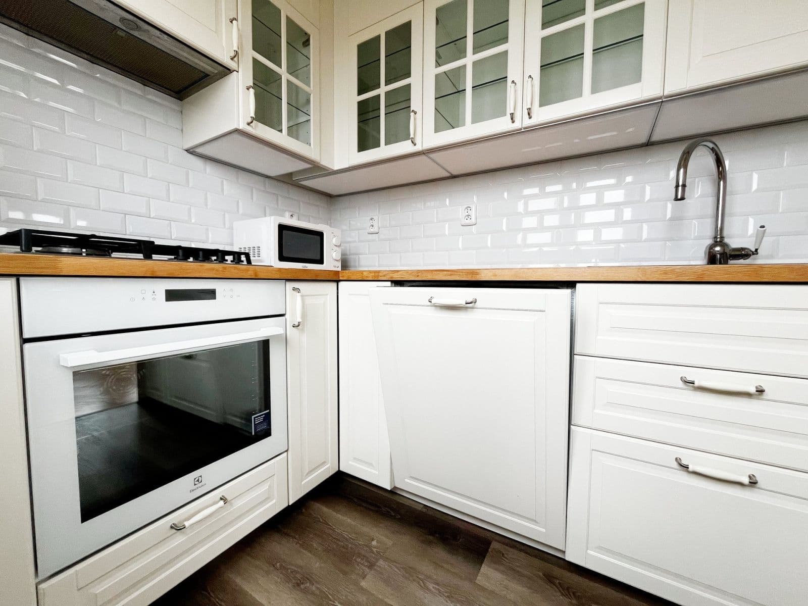 3 bedroom flat to rent, 54 m², Měchenická, Prague, Prague 3 bedroom flat to rent, 54 m², Měchenická, Prague, Prague