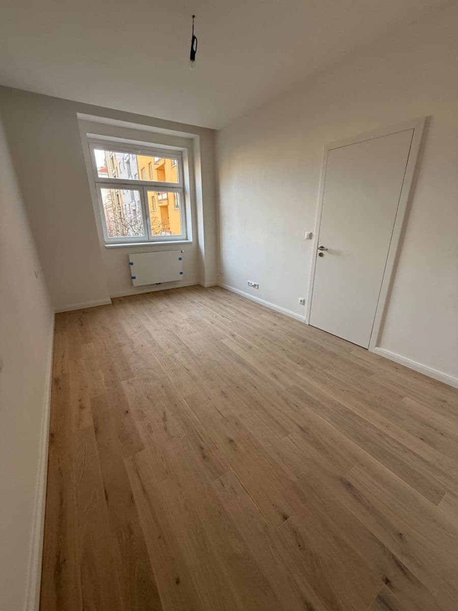1 bedroom with open-plan kitchen flat for sale, 46 m², Jeseniova, Prague, Prague 1 bedroom with open-plan kitchen flat for sale, 46 m², Jeseniova, Prague, Prague