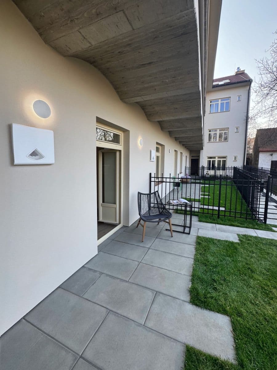 Studio flat to rent, 34 m², Boleslavova, Prague, Prague Studio flat to rent, 34 m², Boleslavova, Prague, Prague