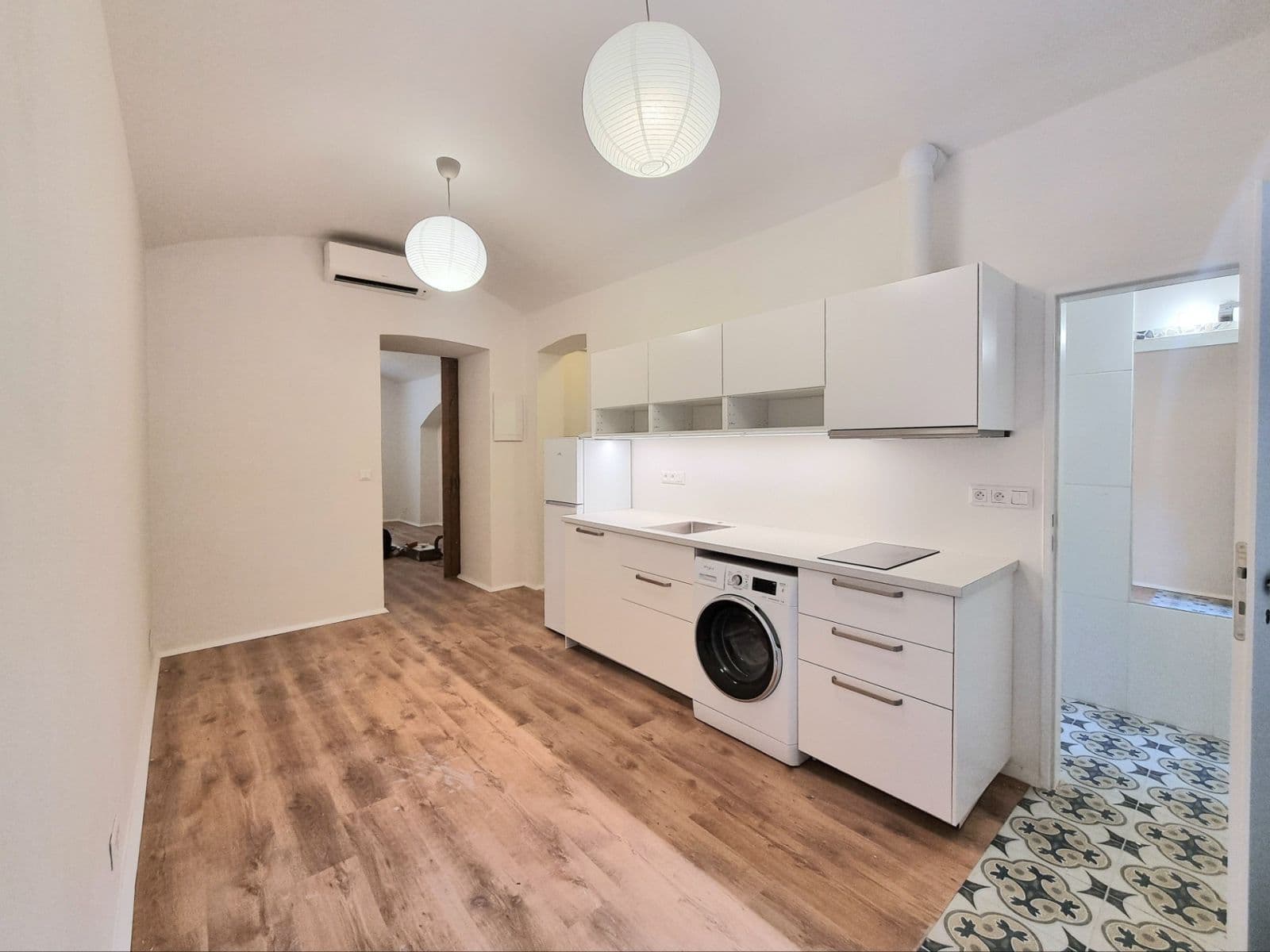 1 bedroom with open-plan kitchen flat to rent, 40 m², Žitomírská, Prague, Prague 1 bedroom with open-plan kitchen flat to rent, 40 m², Žitomírská, Prague, Prague