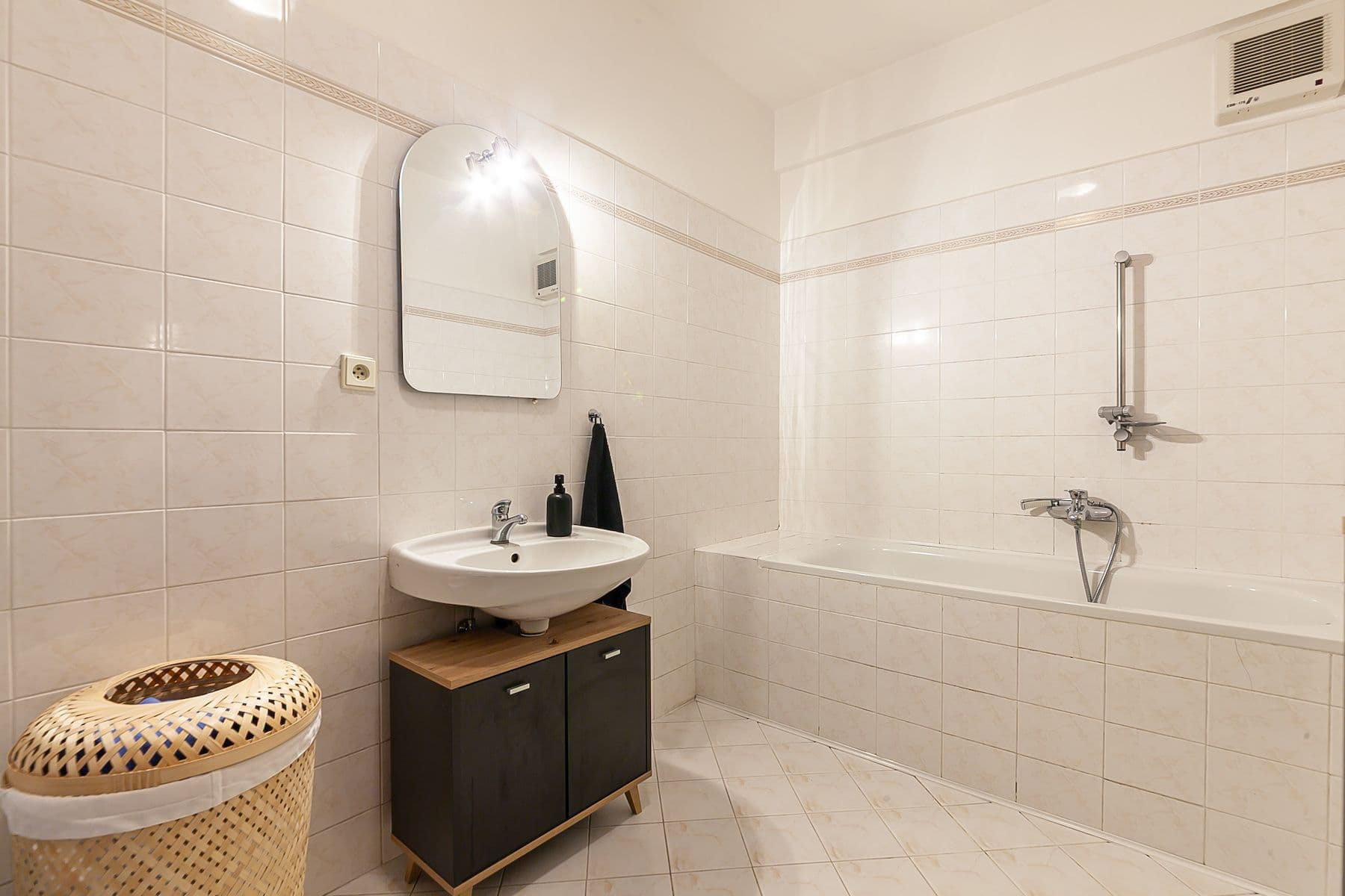 2 bedroom with open-plan kitchen flat for sale, 98 m², Na Groši, Prague, Prague 2 bedroom with open-plan kitchen flat for sale, 98 m², Na Groši, Prague, Prague