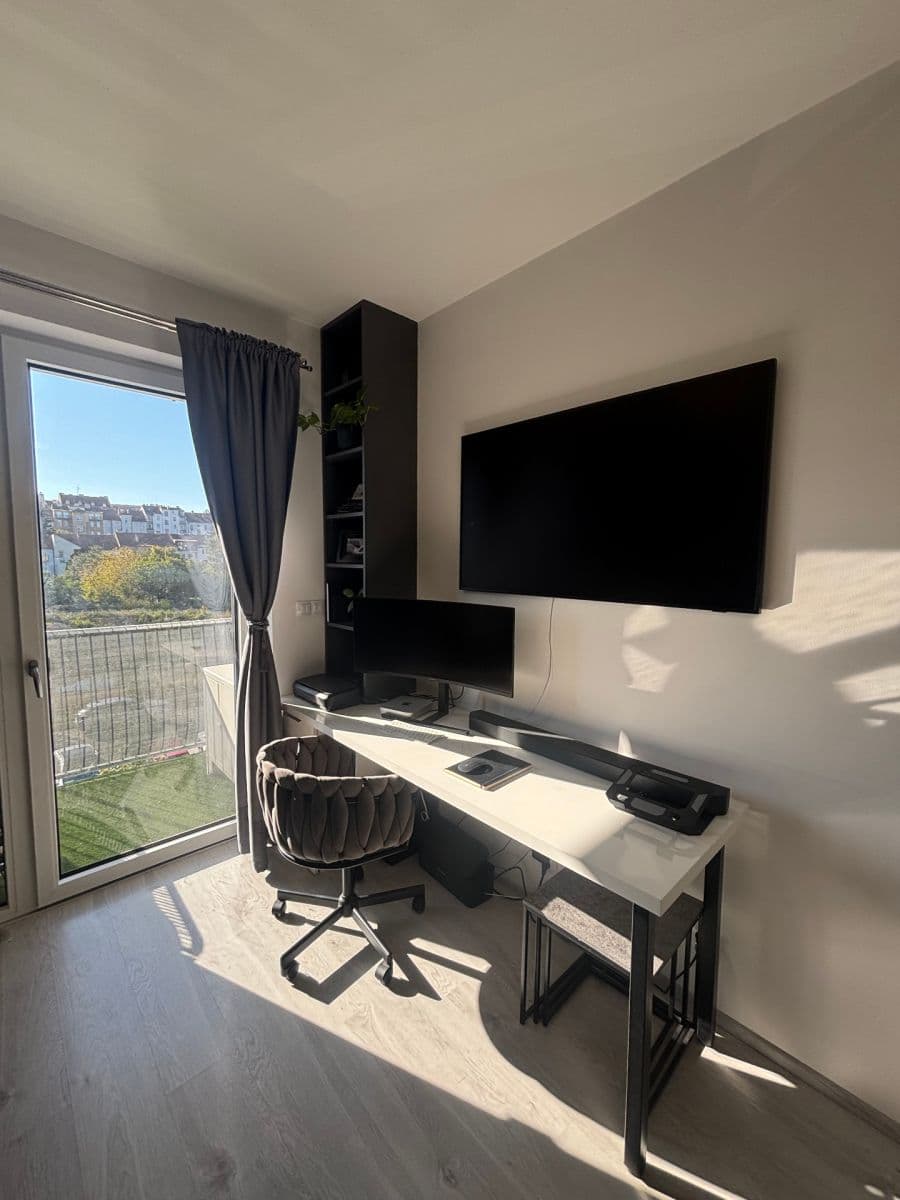 Studio flat to rent, 38 m², Střední, Brno, Jihomoravský Region Studio flat to rent, 38 m², Střední, Brno, Jihomoravský Region