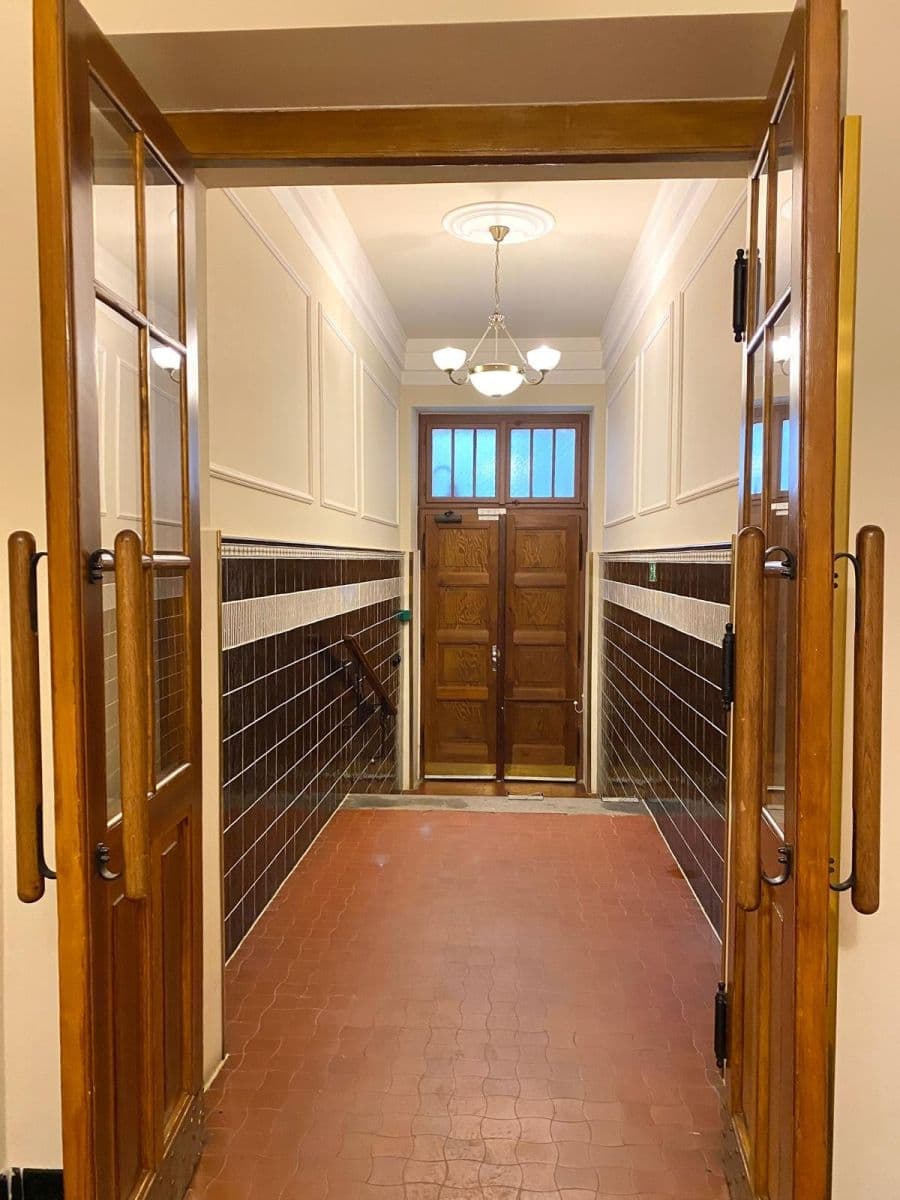 3 bedroom with open-plan kitchen flat to rent, 113 m², Křížkovského, Prague, Prague 3 bedroom with open-plan kitchen flat to rent, 113 m², Křížkovského, Prague, Prague