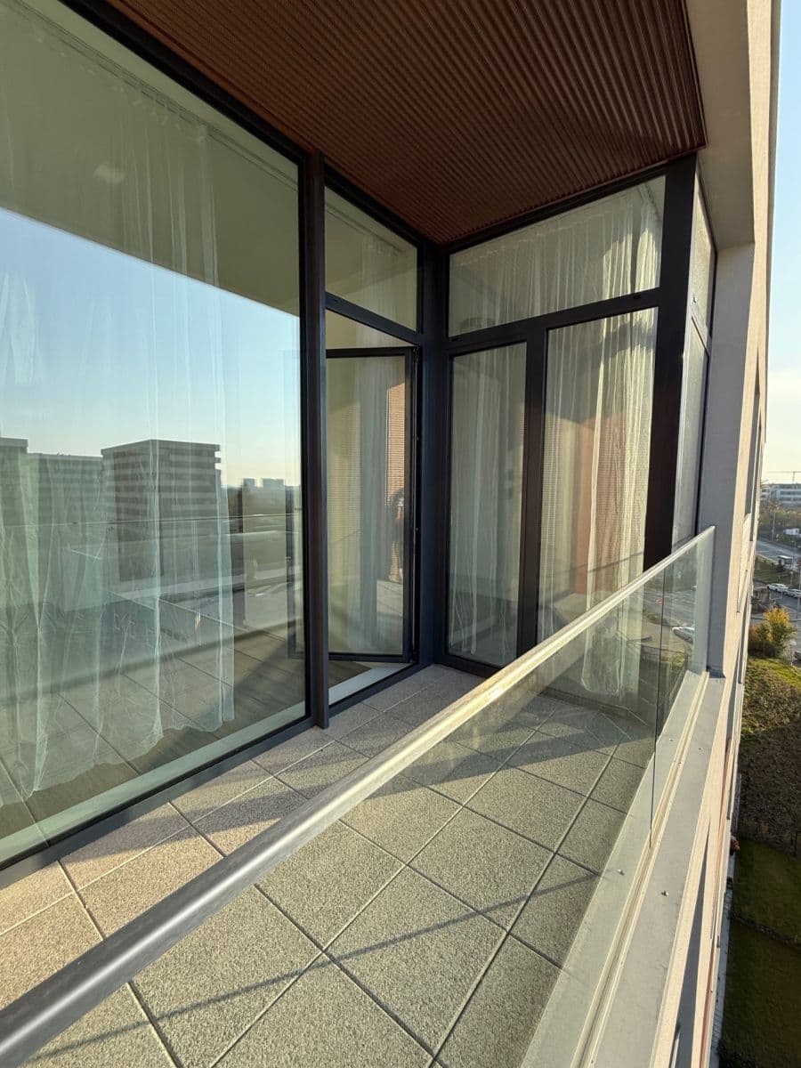 1 bedroom with open-plan kitchen flat to rent, 57 m², Malešická, Prague, Prague 1 bedroom with open-plan kitchen flat to rent, 57 m², Malešická, Prague, Prague