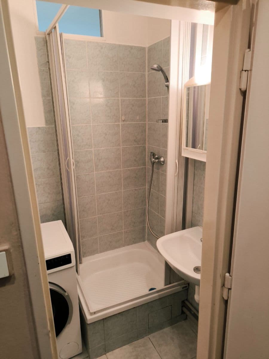 1 bedroom with open-plan kitchen flat to rent, 53 m², Mochovská, Prague, Prague 1 bedroom with open-plan kitchen flat to rent, 53 m², Mochovská, Prague, Prague