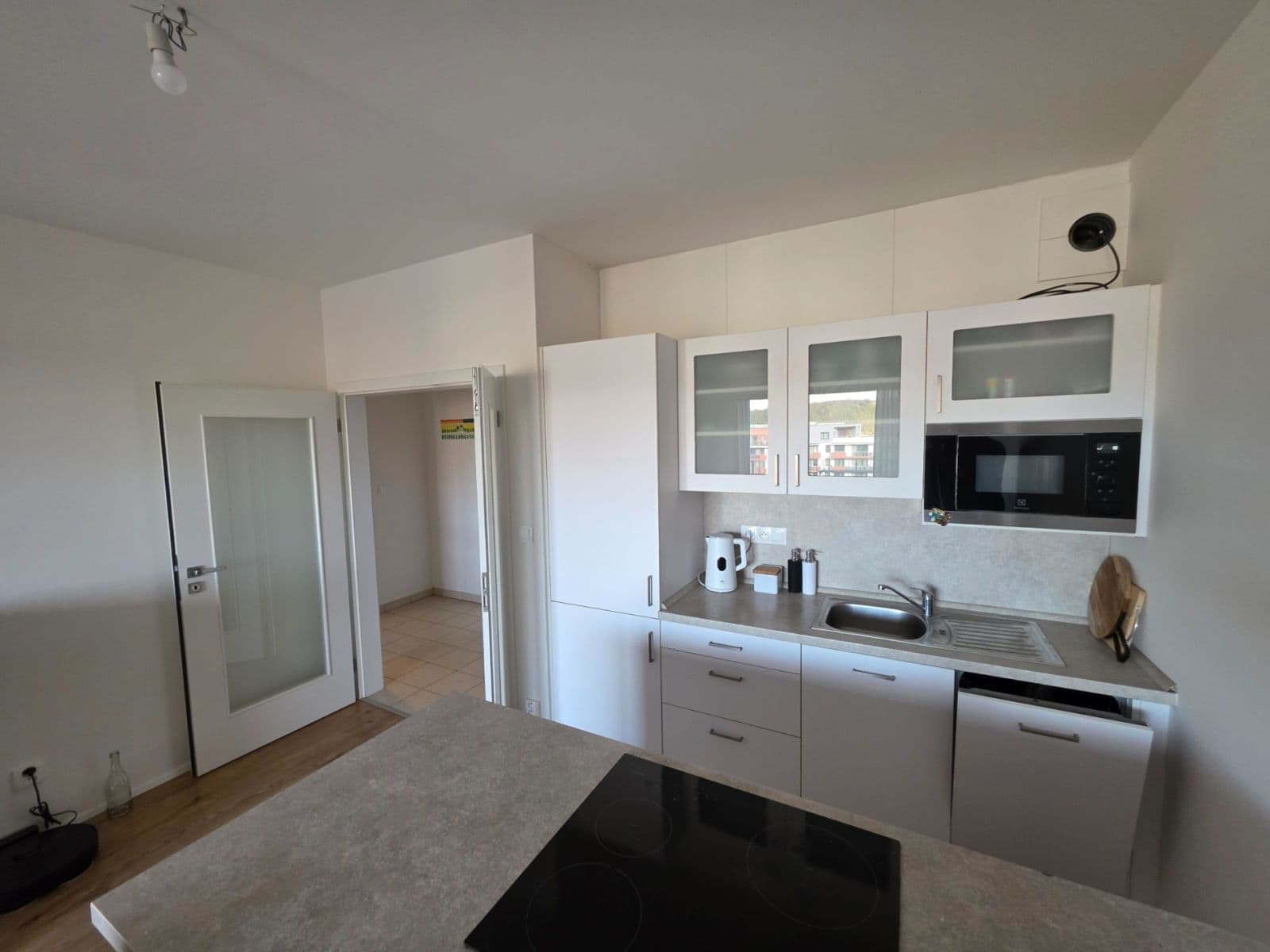 1 bedroom with open-plan kitchen flat to rent, 72 m², Rorýsová, Prague, Prague 1 bedroom with open-plan kitchen flat to rent, 72 m², Rorýsová, Prague, Prague