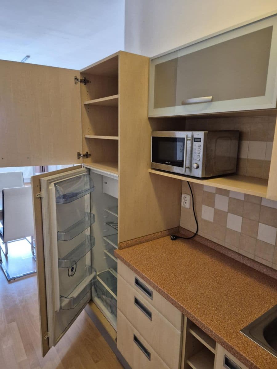 1 bedroom with open-plan kitchen flat to rent, 50 m², Sokolovská, Čelákovice, Středočeský Region 1 bedroom with open-plan kitchen flat to rent, 50 m², Sokolovská, Čelákovice, Středočeský Region