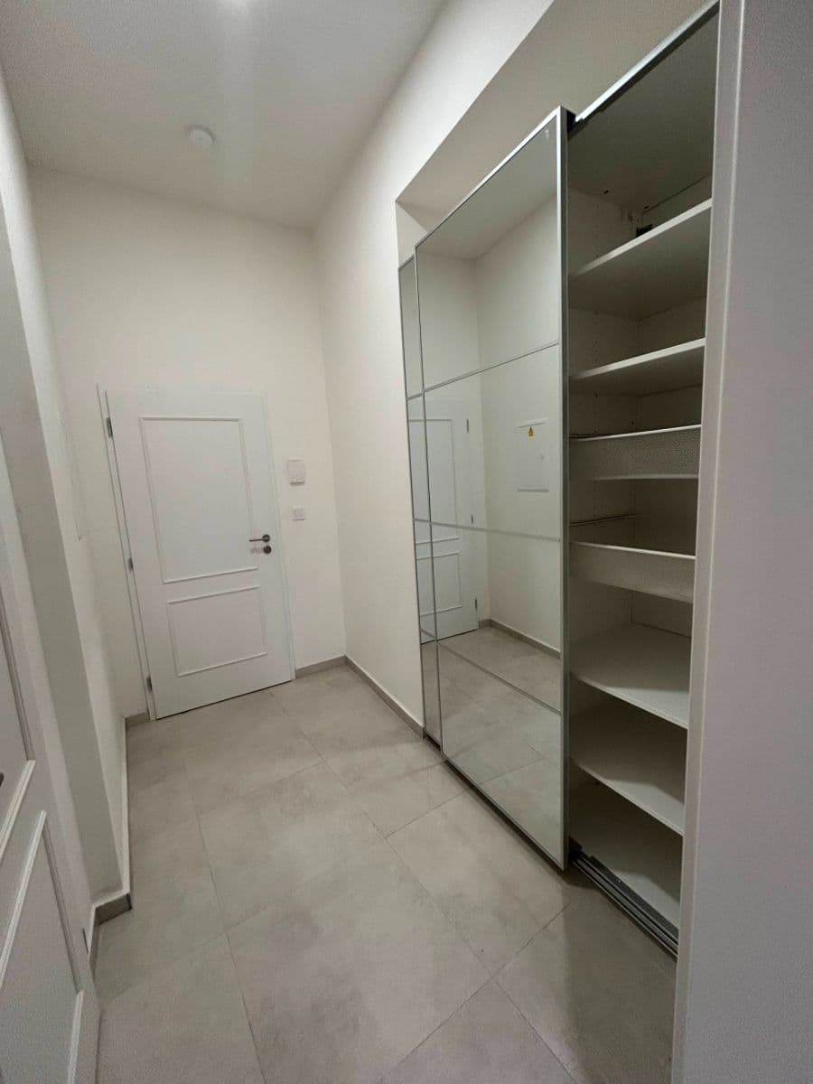 Studio flat to rent, 26 m², Petrská, Prague, Prague Studio flat to rent, 26 m², Petrská, Prague, Prague