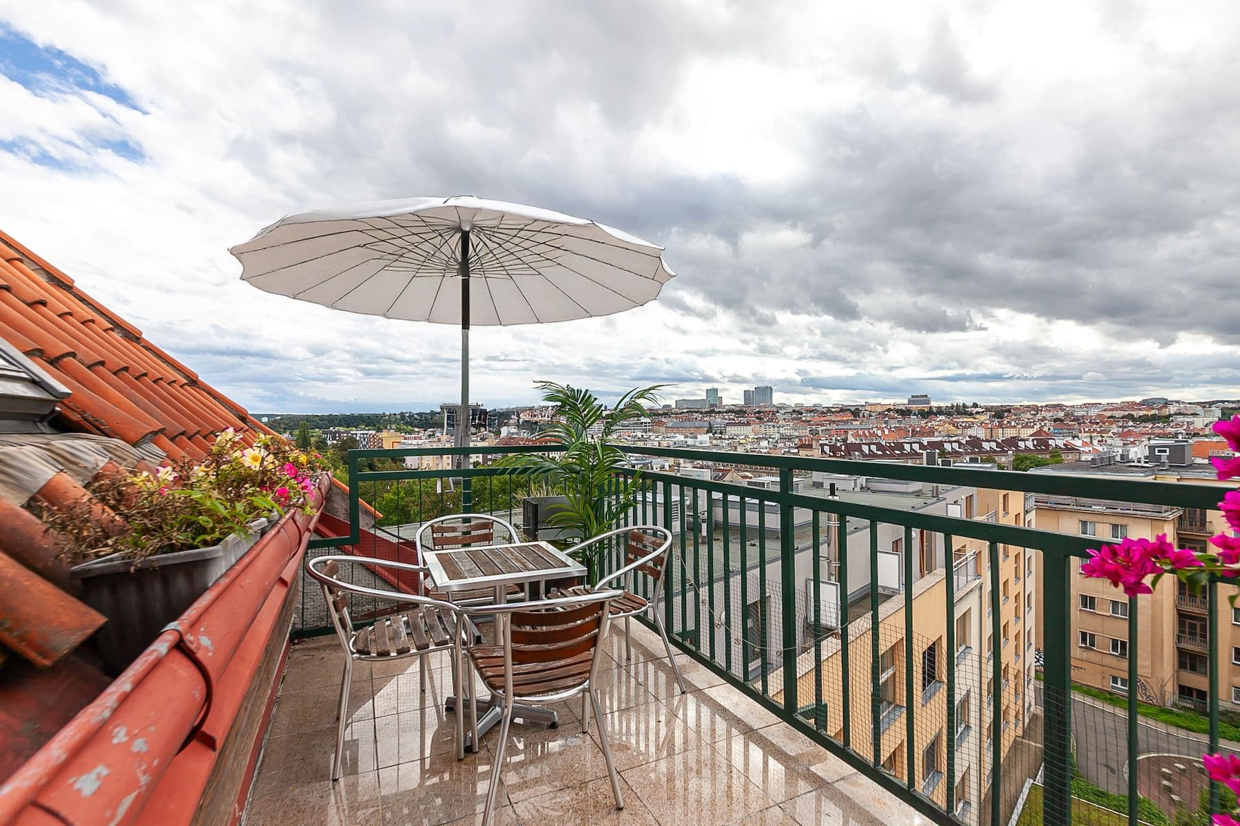 4 bedroom flat for sale, 138 m², Vršovické náměstí, Prague, Prague 4 bedroom flat for sale, 138 m², Vršovické náměstí, Prague, Prague