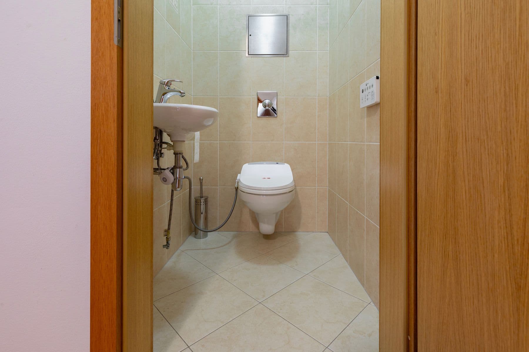 2 bedroom with open-plan kitchen flat for sale, 83 m², Na Výrovně, Prague, Prague 2 bedroom with open-plan kitchen flat for sale, 83 m², Na Výrovně, Prague, Prague