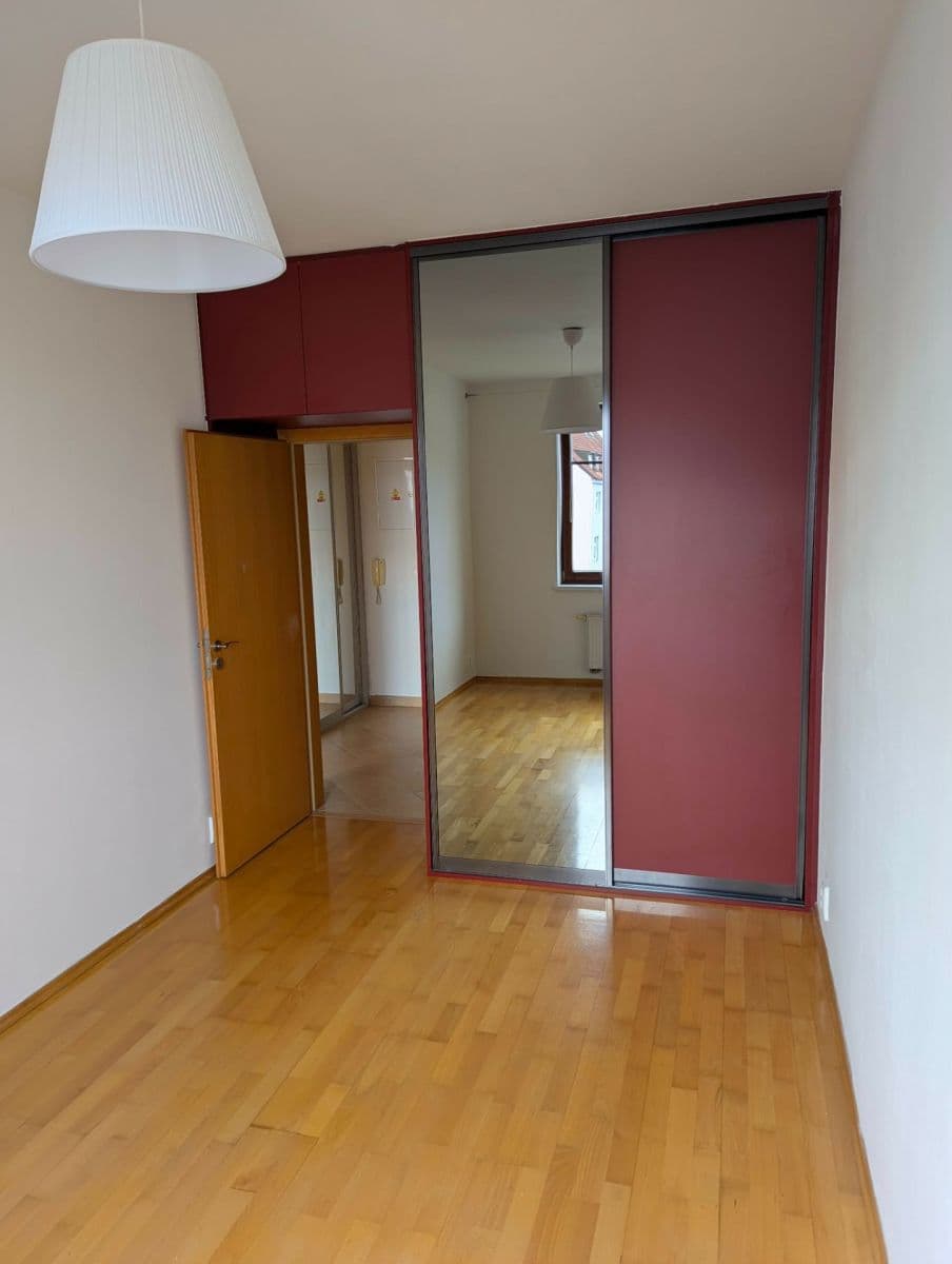 1 bedroom with open-plan kitchen flat to rent, 53 m², Na Neklance, Prague, Prague 1 bedroom with open-plan kitchen flat to rent, 53 m², Na Neklance, Prague, Prague