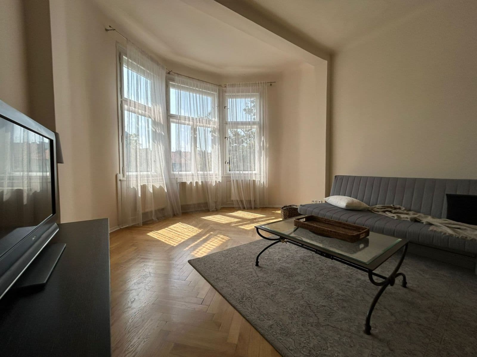 4 bedroom flat to rent, 90 m², Na Valech, Prague, Prague 4 bedroom flat to rent, 90 m², Na Valech, Prague, Prague