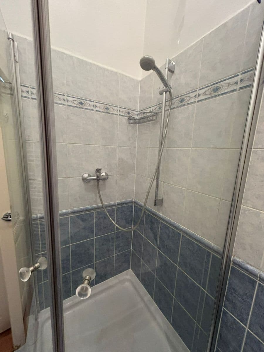 4 bedroom flat to rent, 90 m², Na Valech, Prague, Prague 4 bedroom flat to rent, 90 m², Na Valech, Prague, Prague