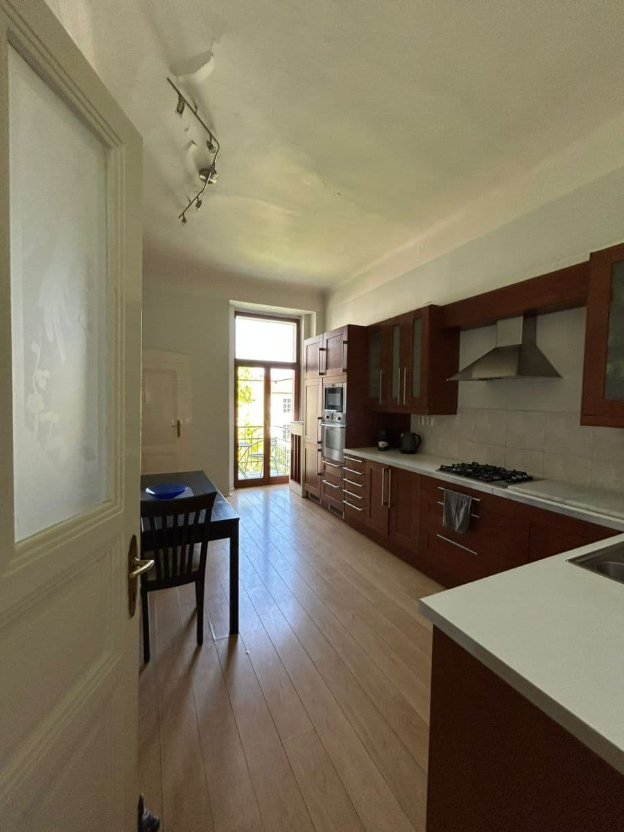 4 bedroom flat to rent, 90 m², Na Valech, Prague, Prague 4 bedroom flat to rent, 90 m², Na Valech, Prague, Prague