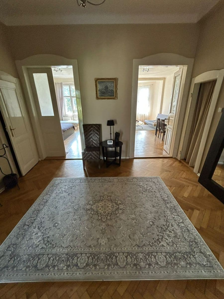 4 bedroom flat to rent, 90 m², Na Valech, Prague, Prague 4 bedroom flat to rent, 90 m², Na Valech, Prague, Prague