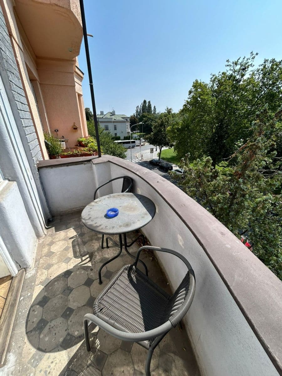 4 bedroom flat to rent, 90 m², Na Valech, Prague, Prague 4 bedroom flat to rent, 90 m², Na Valech, Prague, Prague