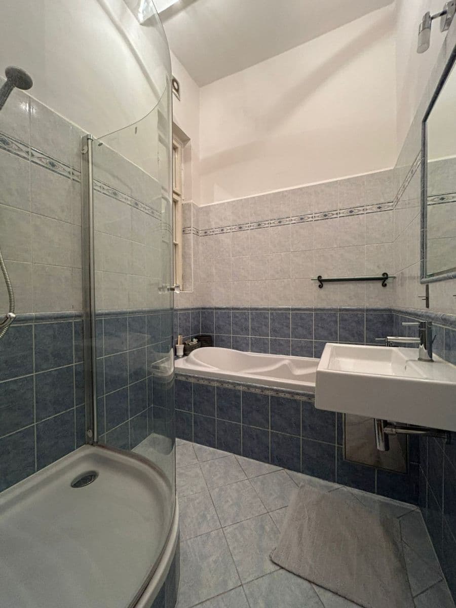 4 bedroom flat to rent, 90 m², Na Valech, Prague, Prague 4 bedroom flat to rent, 90 m², Na Valech, Prague, Prague