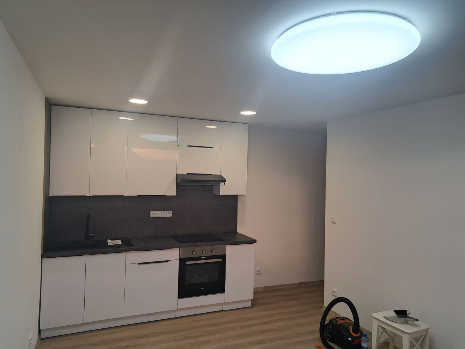 1 bedroom with open-plan kitchen flat for sale, 40 m², Alfonse Muchy, Litoměřice, Ústecký Region 1 bedroom with open-plan kitchen flat for sale, 40 m², Alfonse Muchy, Litoměřice, Ústecký Region