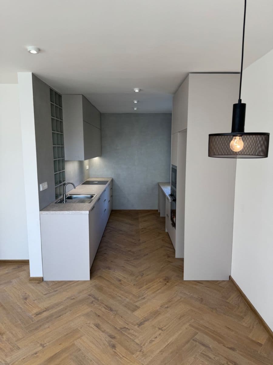 2 bedroom with open-plan kitchen flat to rent, 75 m², Pujmanové, Prague, Prague 2 bedroom with open-plan kitchen flat to rent, 75 m², Pujmanové, Prague, Prague