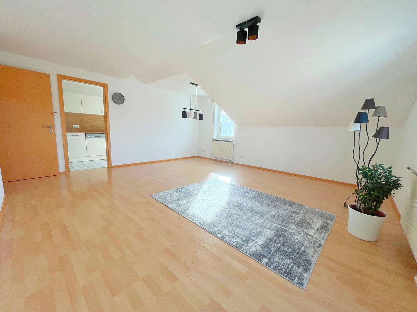 2 bedroom with open-plan kitchen flat to rent, 103 m², Pforzheim, Baden-Württemberg 2 bedroom with open-plan kitchen flat to rent, 103 m², Pforzheim, Baden-Württemberg