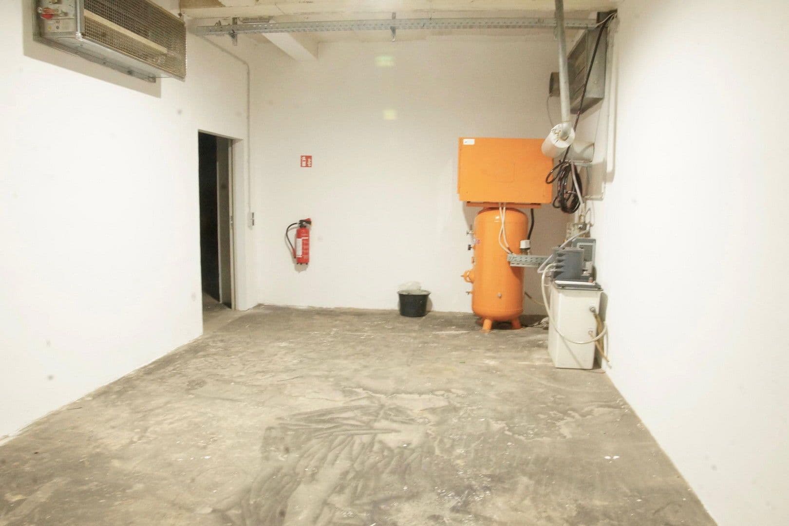 non-residential property to rent, 919 m², Hafelsstraße 205 / Ennsstraße 21, Krefeld, North Rhine-Westphalia non-residential property to rent, 919 m², Hafelsstraße 205 / Ennsstraße 21, Krefeld, North Rhine-Westphalia