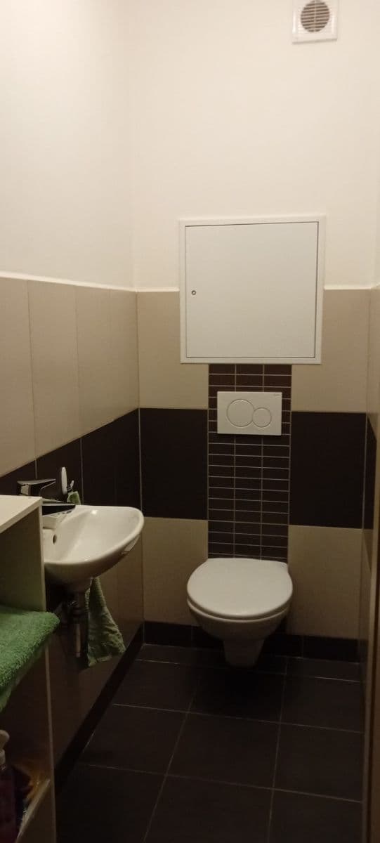 3 bedroom with open-plan kitchen flat for sale, 103 m², Dvorská, Řitka, Středočeský Region 3 bedroom with open-plan kitchen flat for sale, 103 m², Dvorská, Řitka, Středočeský Region