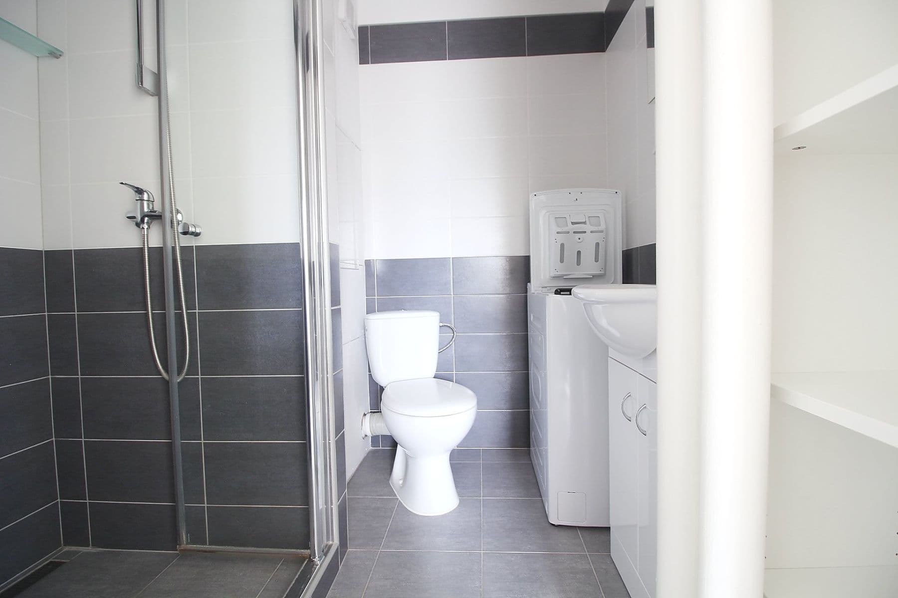 2 bedroom with open-plan kitchen flat to rent, 43 m², K Červenému vrchu, Prague, Prague 2 bedroom with open-plan kitchen flat to rent, 43 m², K Červenému vrchu, Prague, Prague