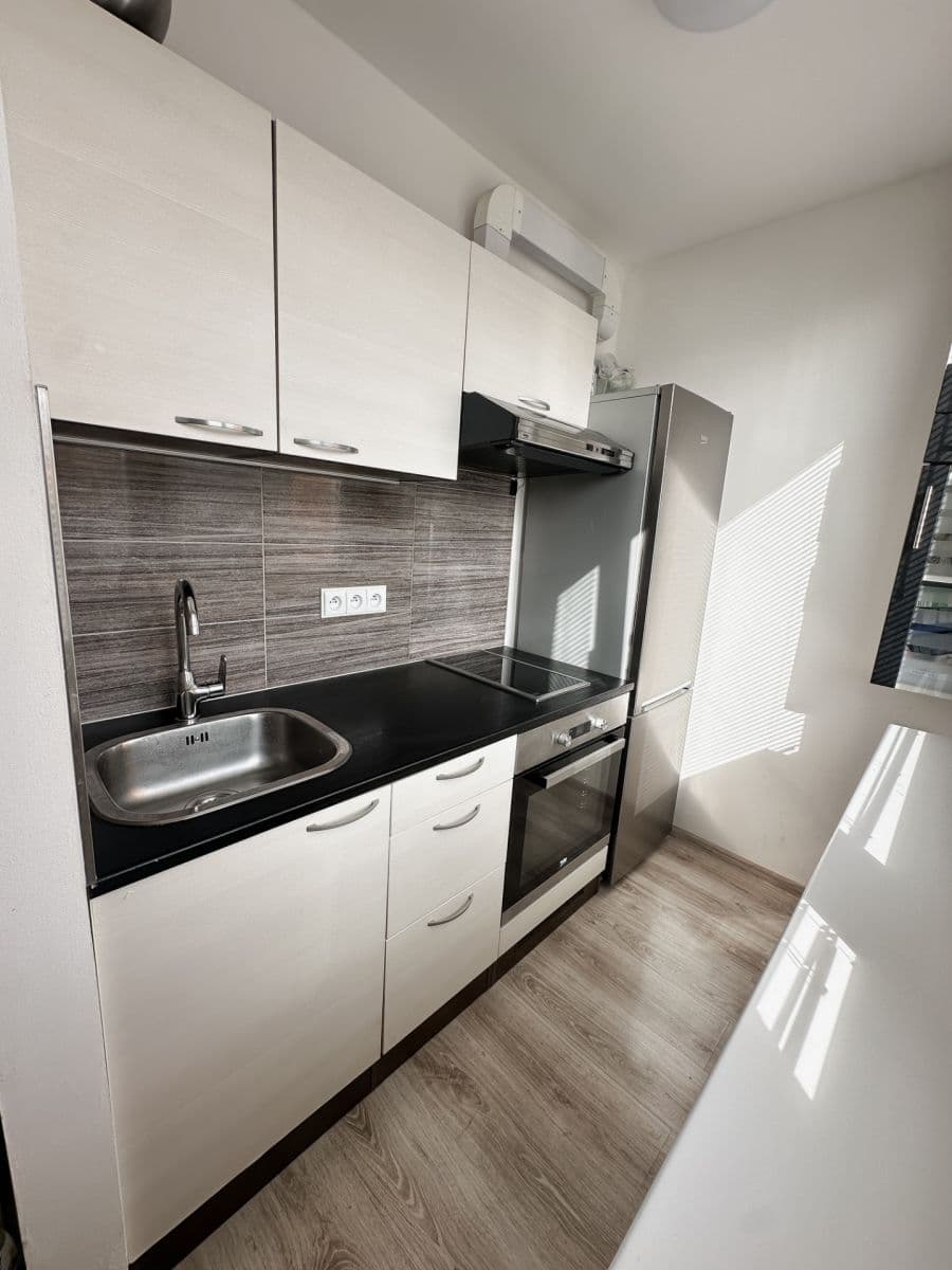 Studio flat to rent, 33 m², Veltruská, Prague, Prague Studio flat to rent, 33 m², Veltruská, Prague, Prague