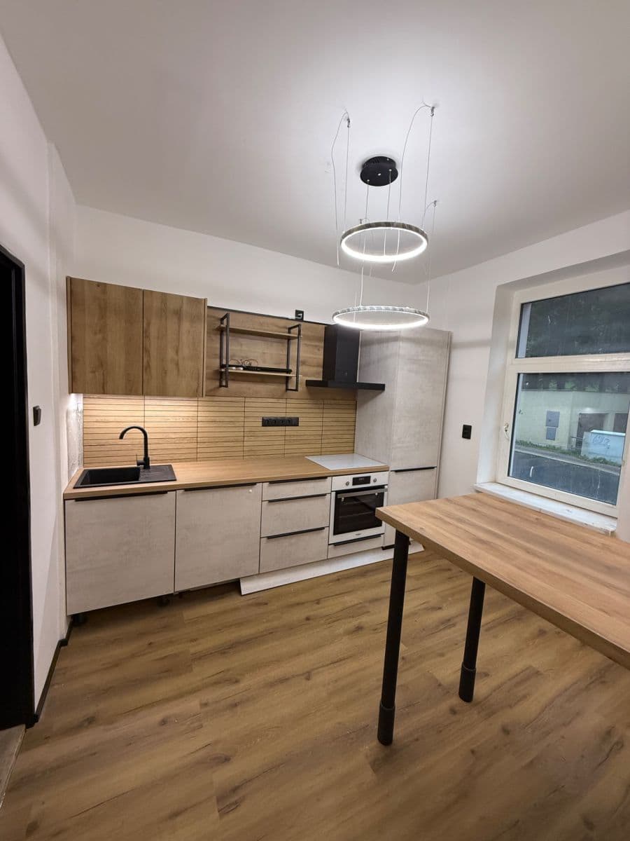 1 bedroom with open-plan kitchen flat to rent, 42 m², Podhorská, Jablonec nad Nisou, Liberecký Region 1 bedroom with open-plan kitchen flat to rent, 42 m², Podhorská, Jablonec nad Nisou, Liberecký Region