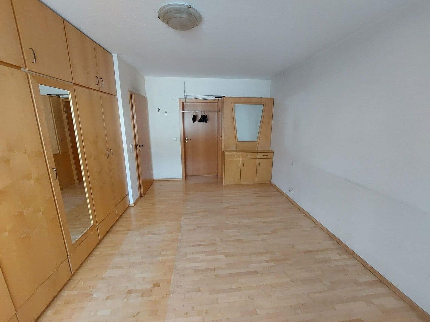 2 bedroom with open-plan kitchen flat to rent, 100 m², Hainburg, Hesse 2 bedroom with open-plan kitchen flat to rent, 100 m², Hainburg, Hesse
