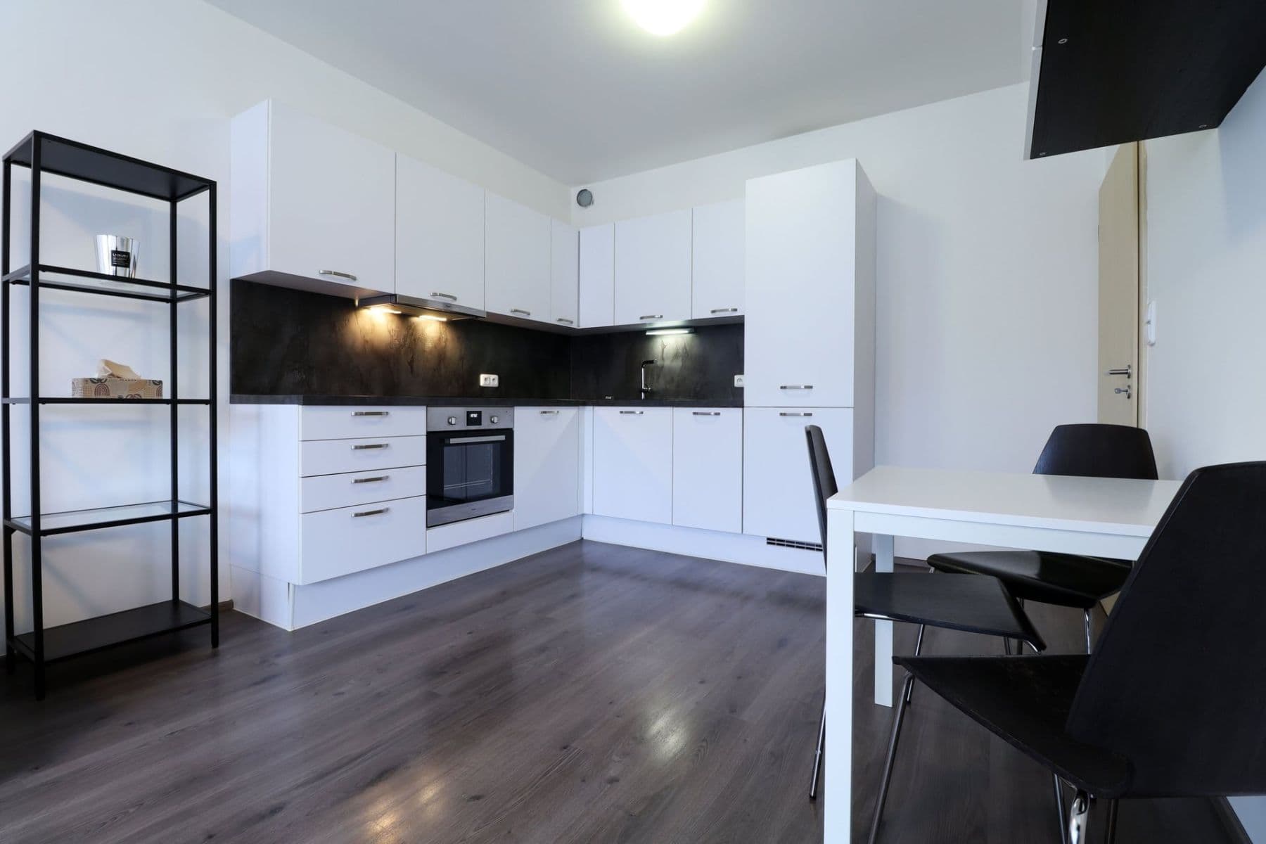 1 bedroom with open-plan kitchen flat to rent, 53 m², Hugo Haase, Prague, Prague 1 bedroom with open-plan kitchen flat to rent, 53 m², Hugo Haase, Prague, Prague
