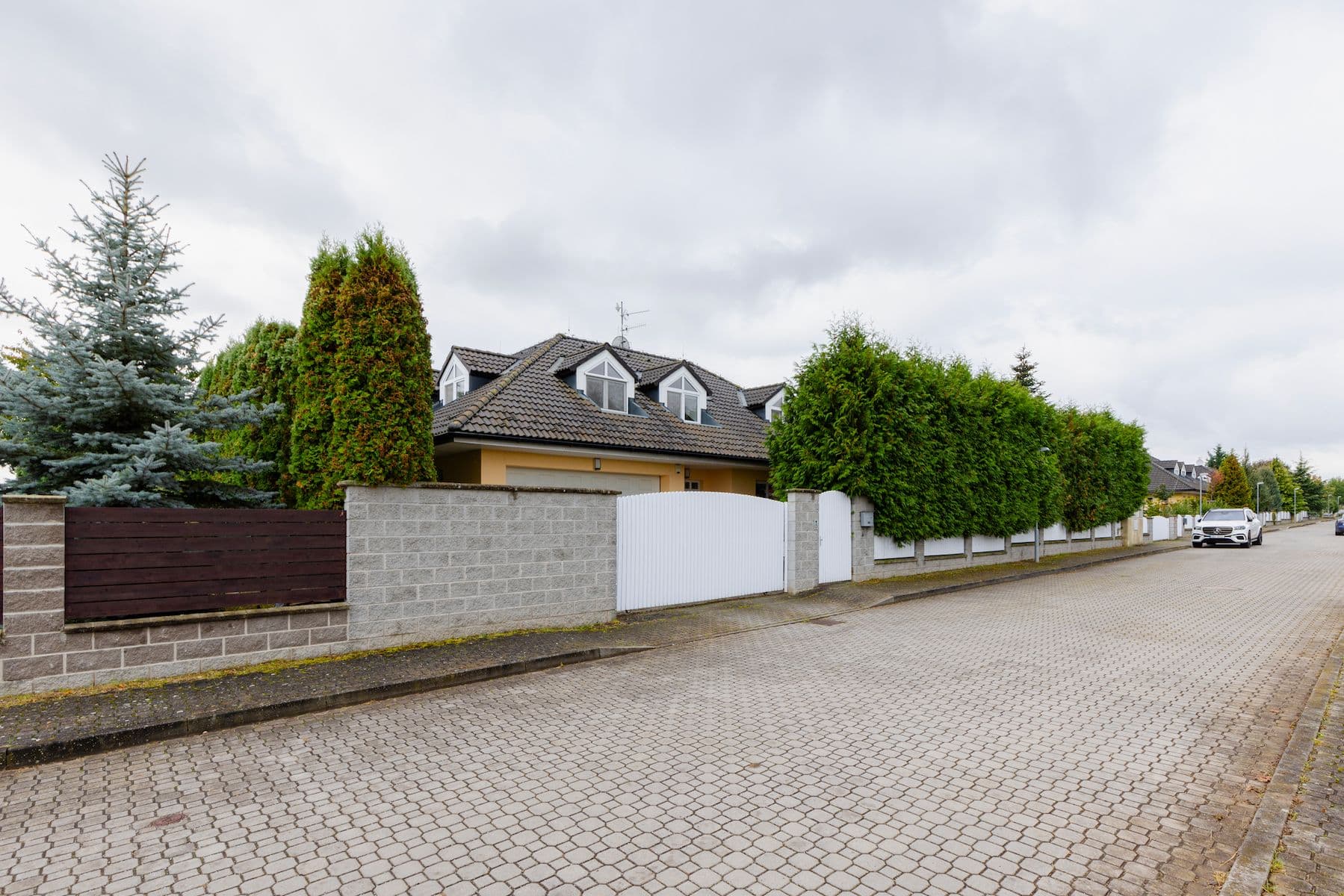 house for sale, 274 m², Karafiátová, Jesenice, Středočeský Region house for sale, 274 m², Karafiátová, Jesenice, Středočeský Region