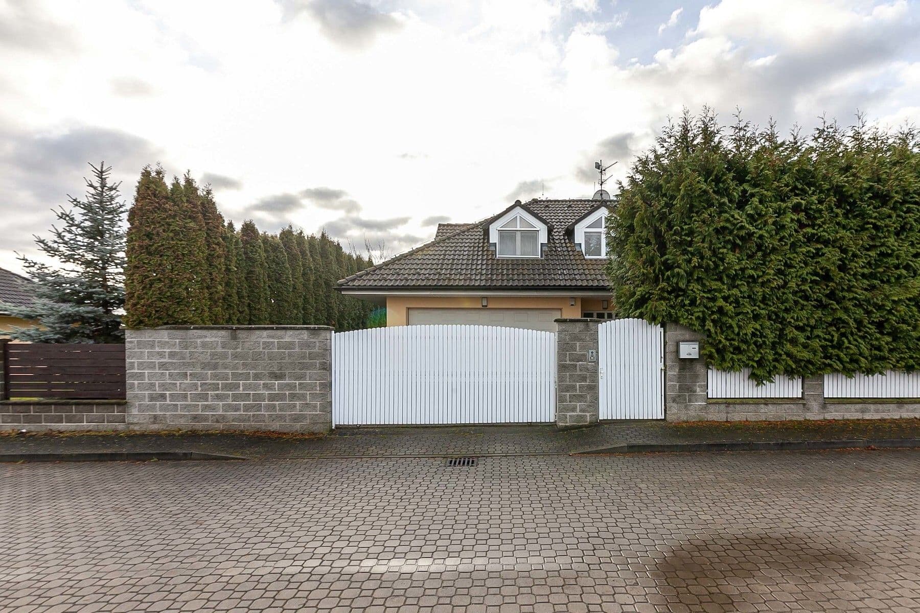 house for sale, 274 m², Karafiátová, Jesenice, Středočeský Region house for sale, 274 m², Karafiátová, Jesenice, Středočeský Region