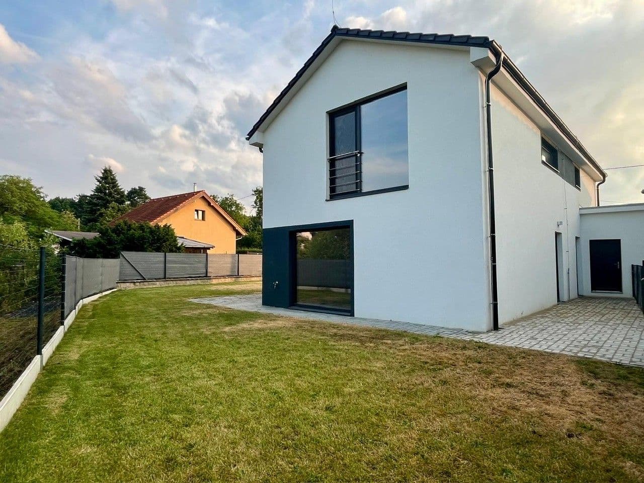 2 bedroom with open-plan kitchen flat to rent, 80 m², U nádraží, Mníšek pod Brdy, Středočeský Region 2 bedroom with open-plan kitchen flat to rent, 80 m², U nádraží, Mníšek pod Brdy, Středočeský Region