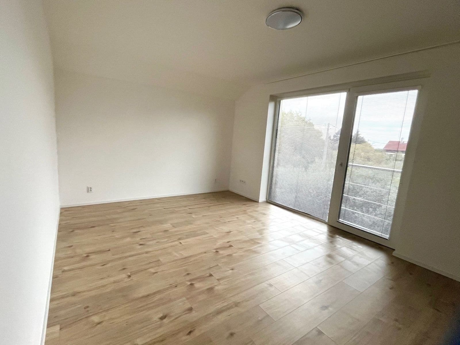 2 bedroom with open-plan kitchen flat to rent, 80 m², U nádraží, Mníšek pod Brdy, Středočeský Region 2 bedroom with open-plan kitchen flat to rent, 80 m², U nádraží, Mníšek pod Brdy, Středočeský Region