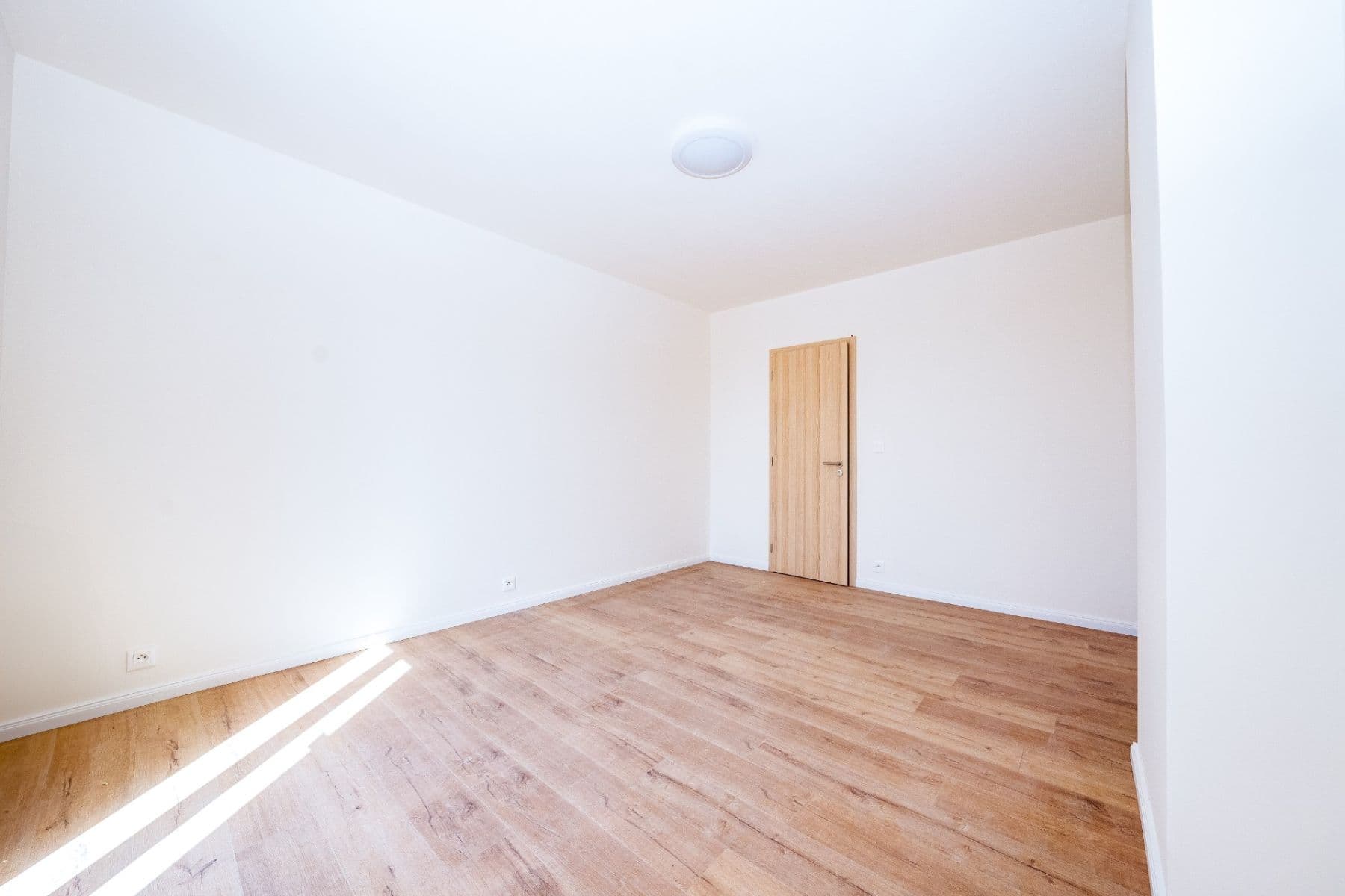 2 bedroom with open-plan kitchen flat to rent, 69 m², Kotkova, Plzeň, Plzeňský Region 2 bedroom with open-plan kitchen flat to rent, 69 m², Kotkova, Plzeň, Plzeňský Region