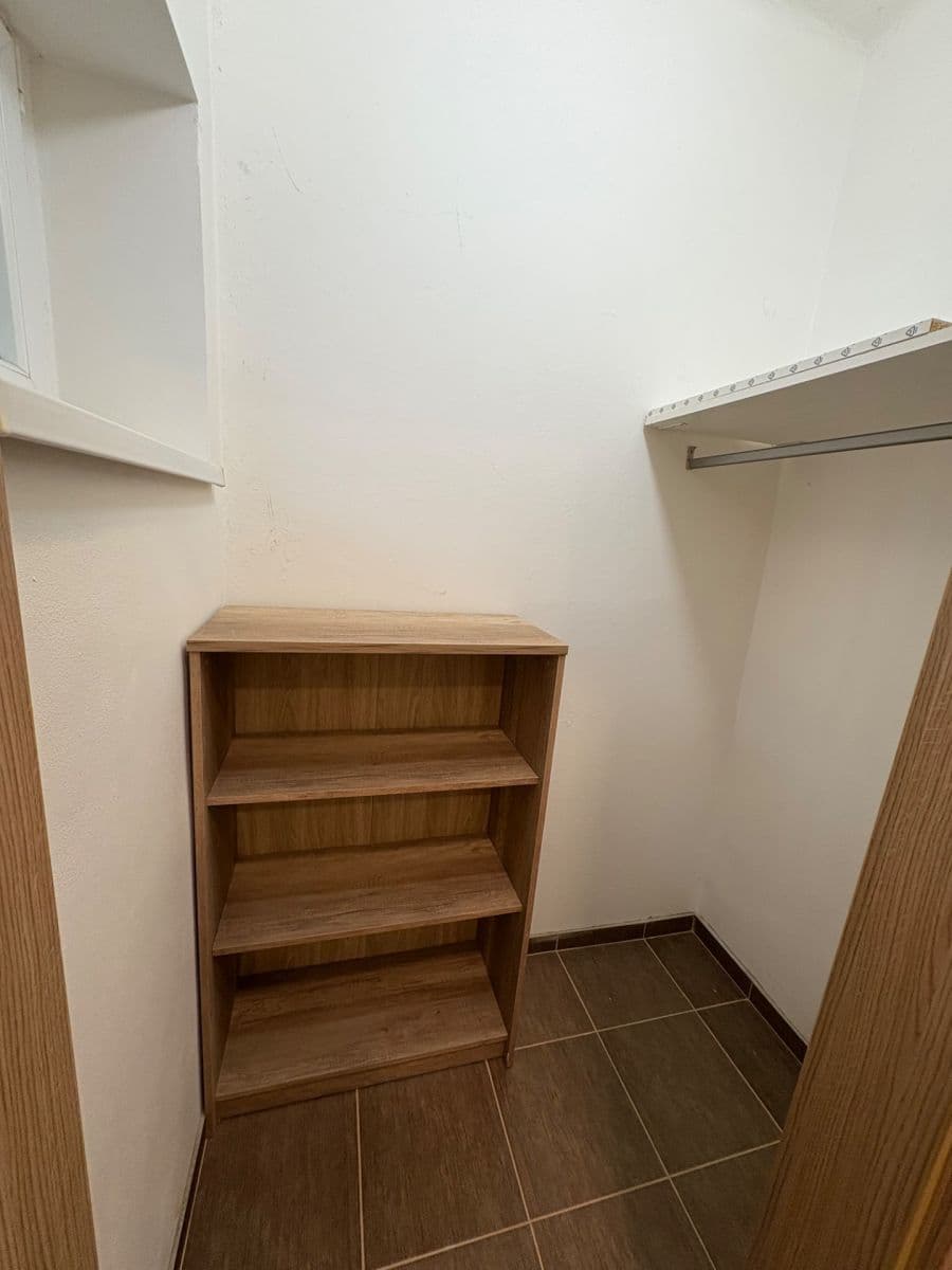 1 bedroom with open-plan kitchen flat to rent, 50 m², Na Vlnovce, Ústí nad Labem, Ústecký Region 1 bedroom with open-plan kitchen flat to rent, 50 m², Na Vlnovce, Ústí nad Labem, Ústecký Region