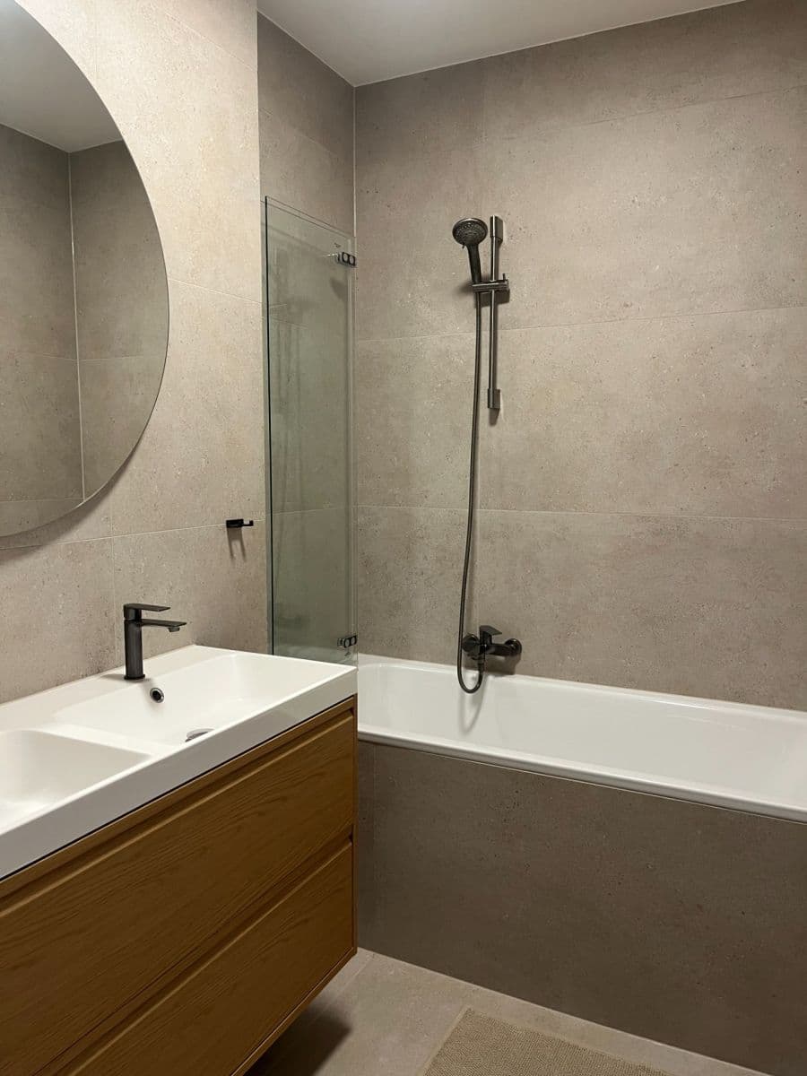 4 bedroom with open-plan kitchen flat to rent, 110 m², Hálkova, Prague, Prague 4 bedroom with open-plan kitchen flat to rent, 110 m², Hálkova, Prague, Prague