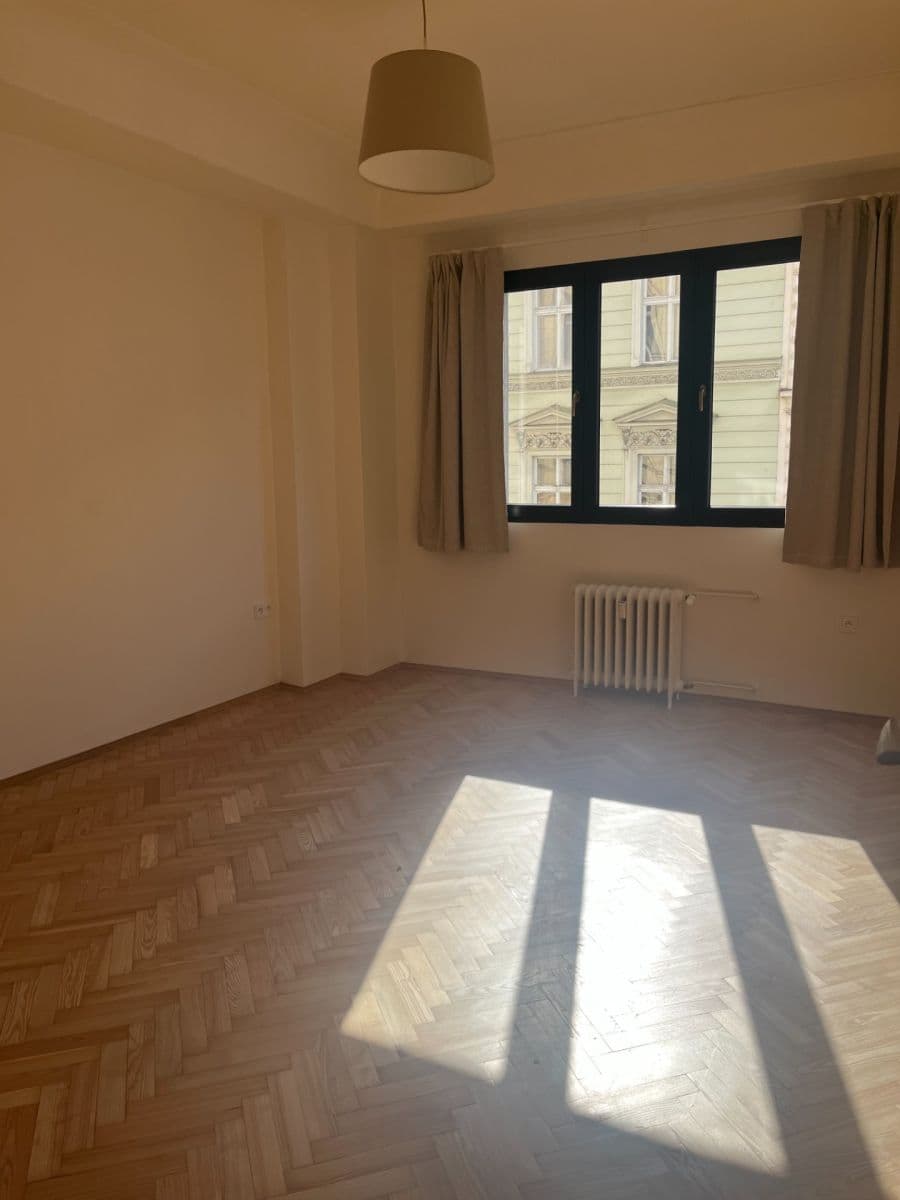 4 bedroom with open-plan kitchen flat to rent, 110 m², Hálkova, Prague, Prague 4 bedroom with open-plan kitchen flat to rent, 110 m², Hálkova, Prague, Prague