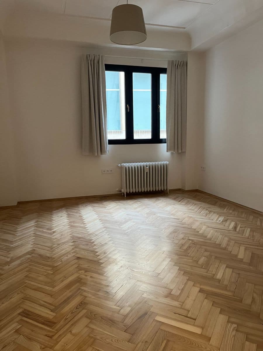 4 bedroom with open-plan kitchen flat to rent, 110 m², Hálkova, Prague, Prague 4 bedroom with open-plan kitchen flat to rent, 110 m², Hálkova, Prague, Prague