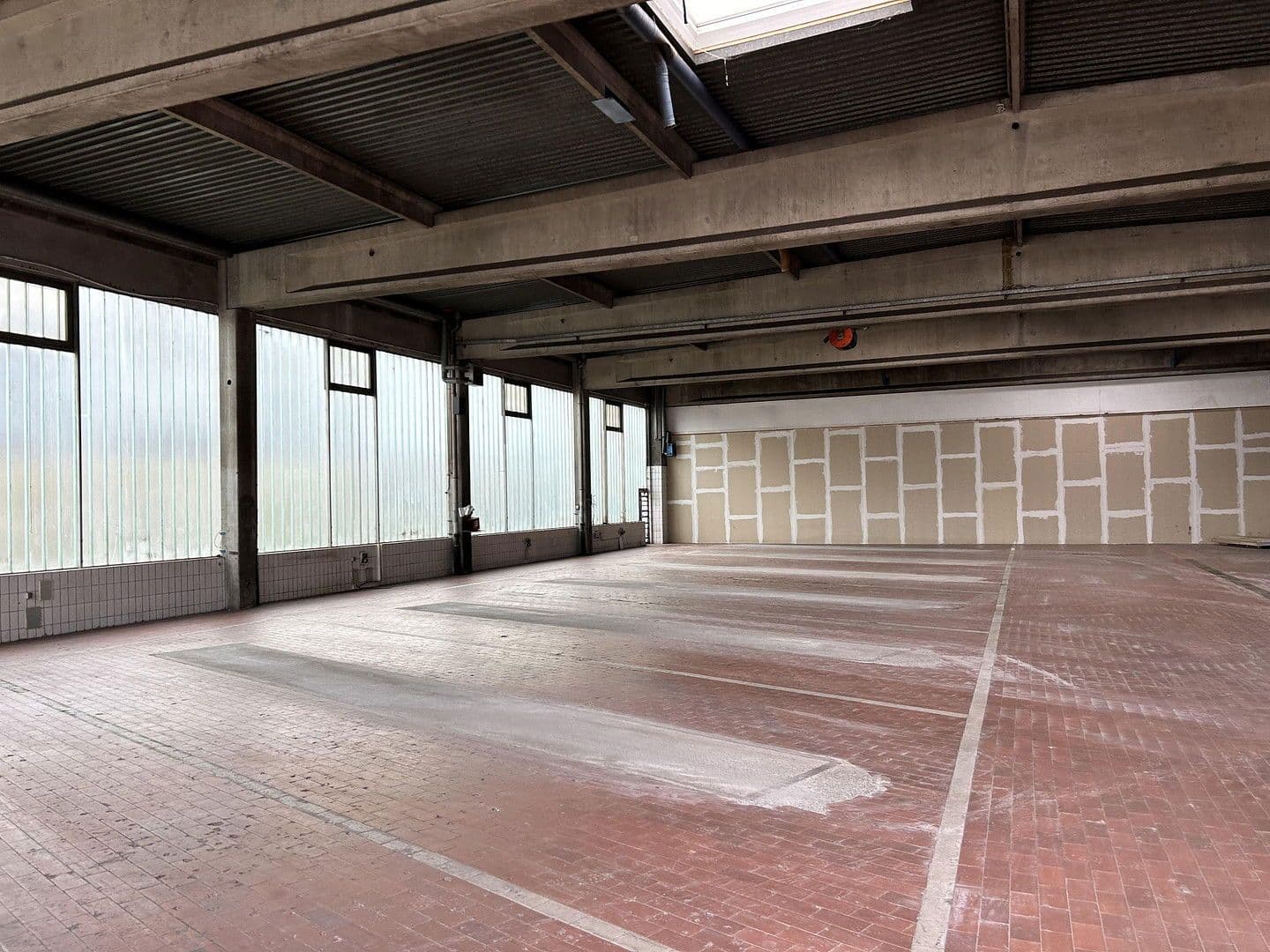 non-residential property to rent, 900 m², Iserlohn, North Rhine-Westphalia non-residential property to rent, 900 m², Iserlohn, North Rhine-Westphalia