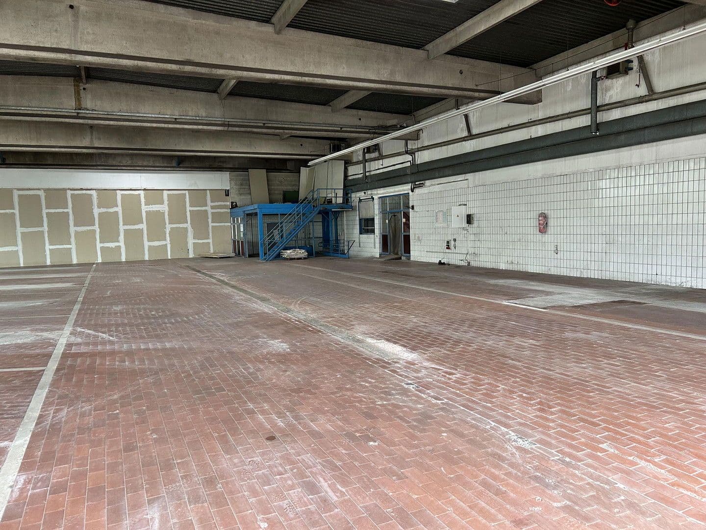 non-residential property to rent, 900 m², Iserlohn, North Rhine-Westphalia non-residential property to rent, 900 m², Iserlohn, North Rhine-Westphalia