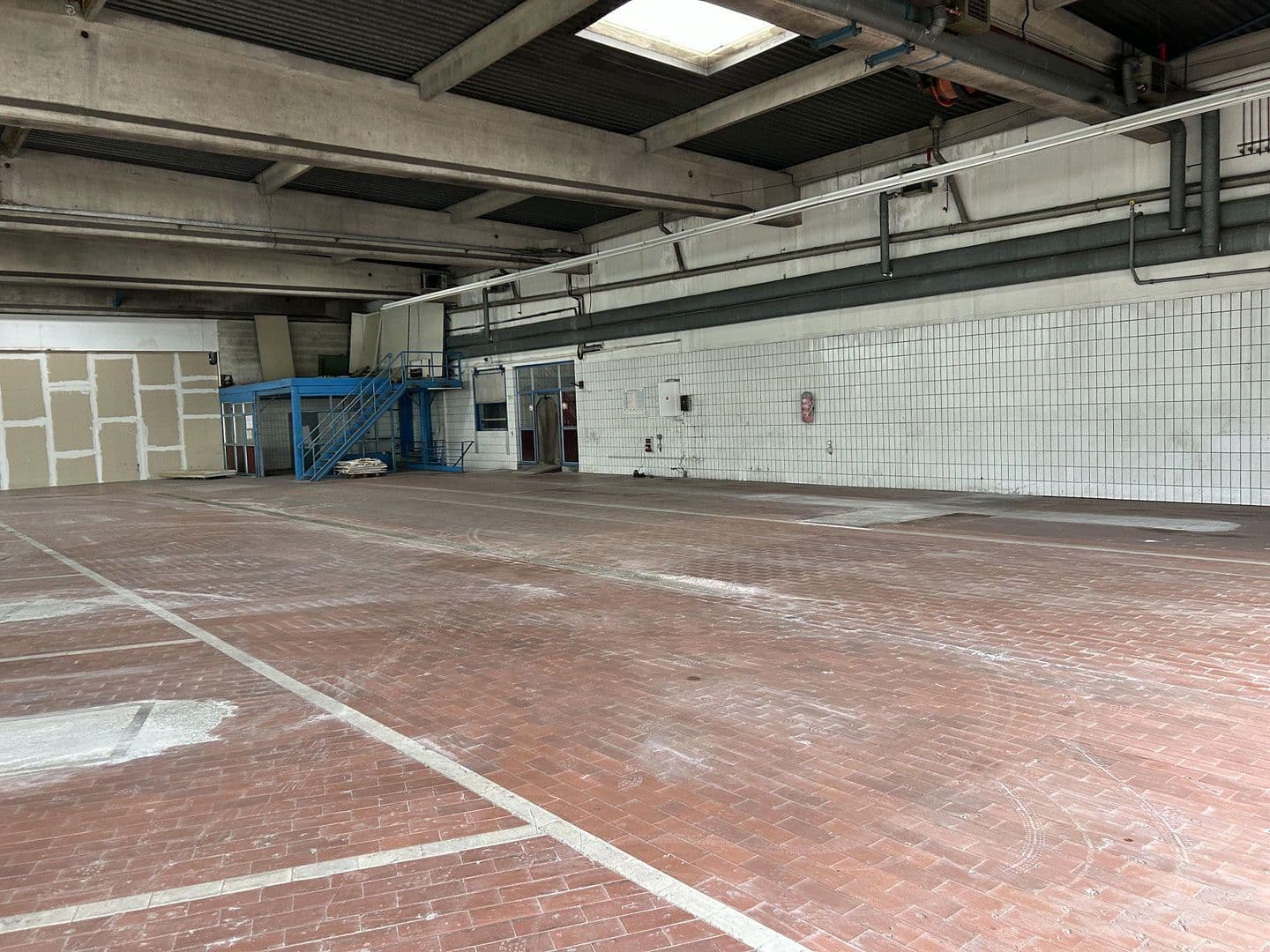 non-residential property to rent, 900 m², Iserlohn, North Rhine-Westphalia non-residential property to rent, 900 m², Iserlohn, North Rhine-Westphalia