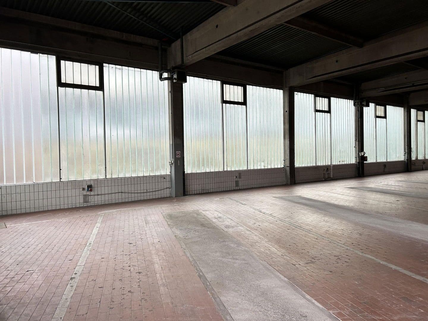 non-residential property to rent, 900 m², Iserlohn, North Rhine-Westphalia non-residential property to rent, 900 m², Iserlohn, North Rhine-Westphalia