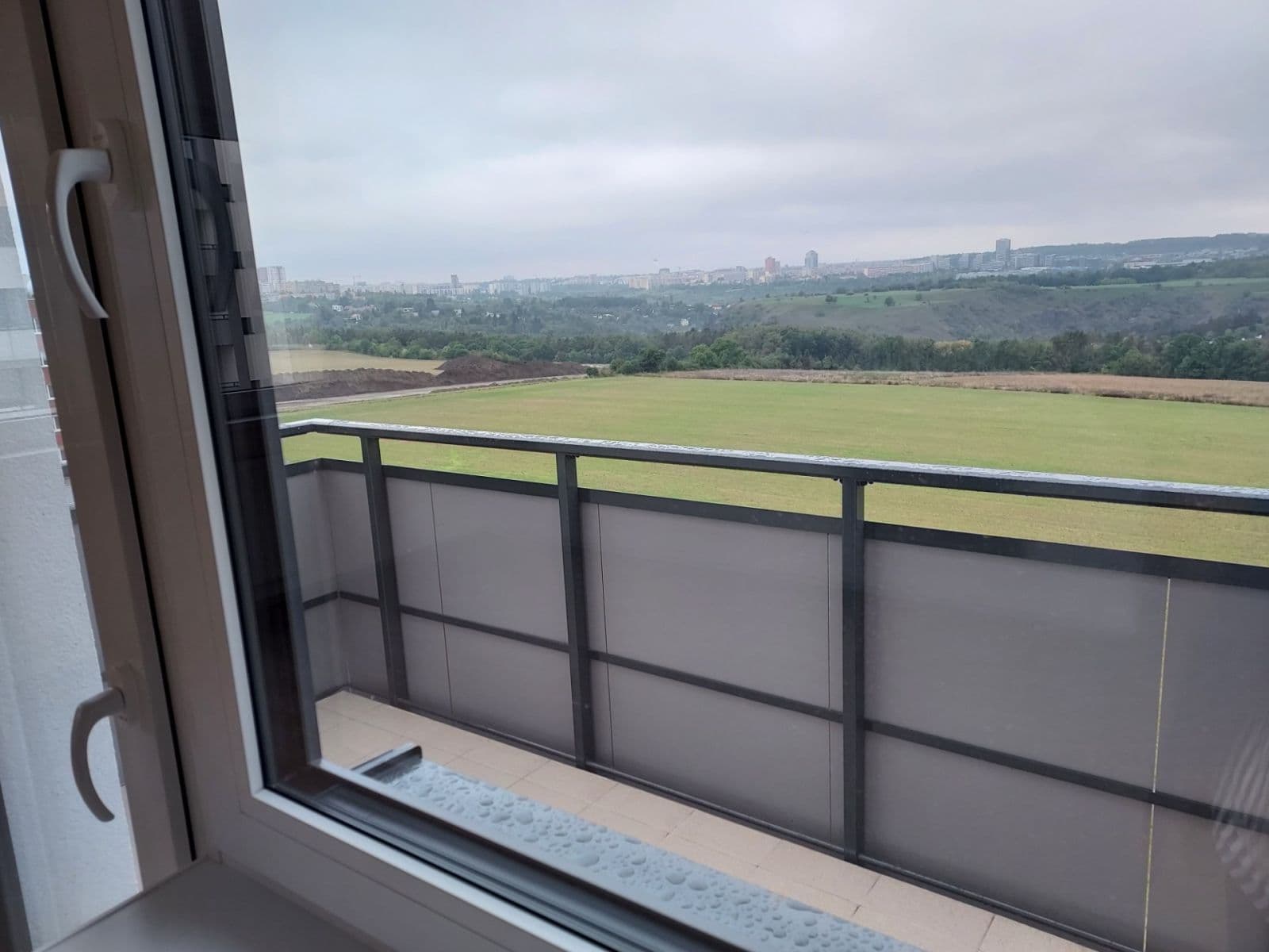 2 bedroom with open-plan kitchen flat to rent, 63 m², Miloše Havla, Prague, Prague 2 bedroom with open-plan kitchen flat to rent, 63 m², Miloše Havla, Prague, Prague