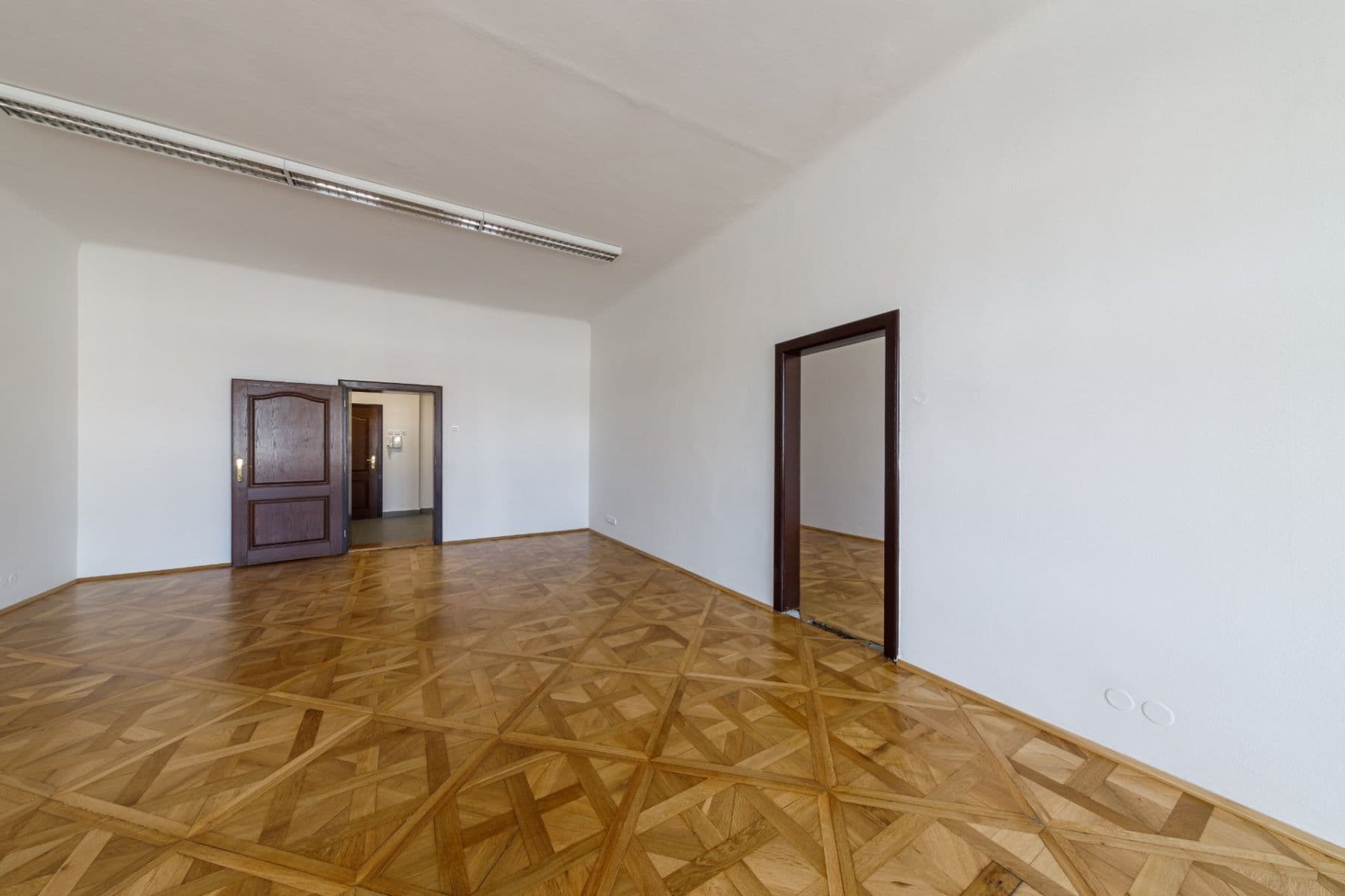 2 bedroom flat to rent, 103 m², Náměstí Přemysla Otakara Ⅱ., České Budějovice, Jihočeský Region 2 bedroom flat to rent, 103 m², Náměstí Přemysla Otakara Ⅱ., České Budějovice, Jihočeský Region