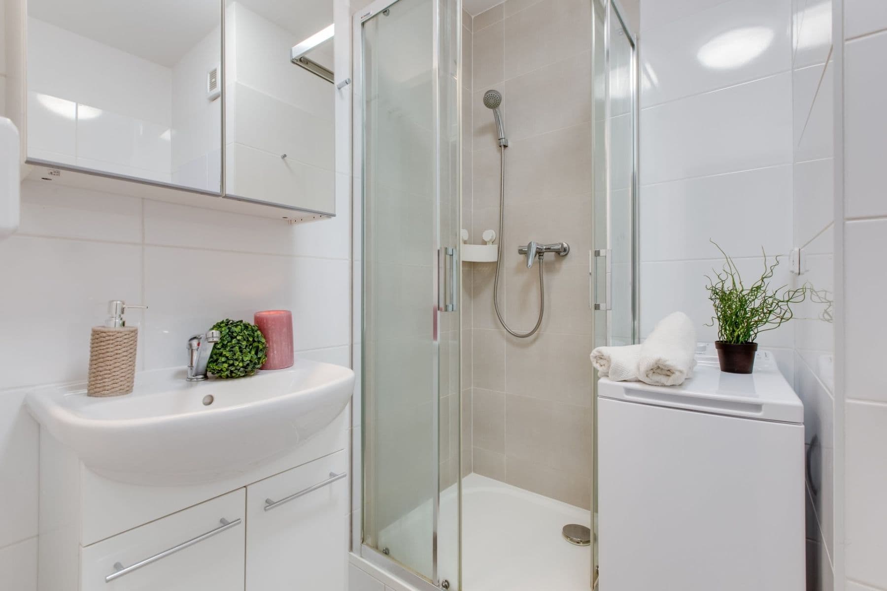 1 bedroom with open-plan kitchen flat to rent, 41 m², Pod Lysinami, Prague, Prague 1 bedroom with open-plan kitchen flat to rent, 41 m², Pod Lysinami, Prague, Prague